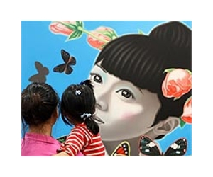 West opens door, a crack, to rising Chinese art