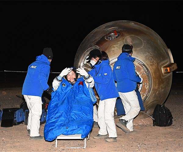 China astronauts return from Tiangong space station