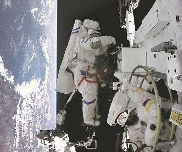 Shenzhou XVI crew set to conduct their first EVA