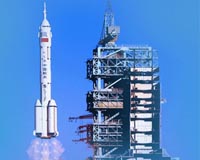 China launches 2 astronauts for 33-day mission