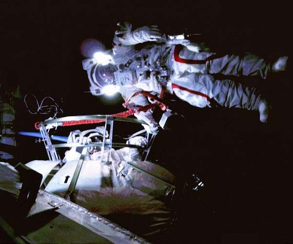 Shenzhou 12 crew members carry out first spacewalk
