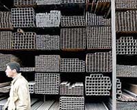 Britain urges China to cut steel production