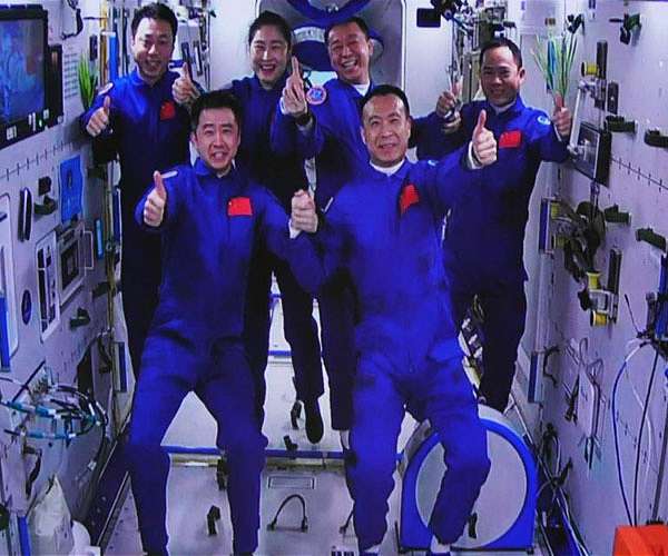 Two crews set for Tiangong station in '23