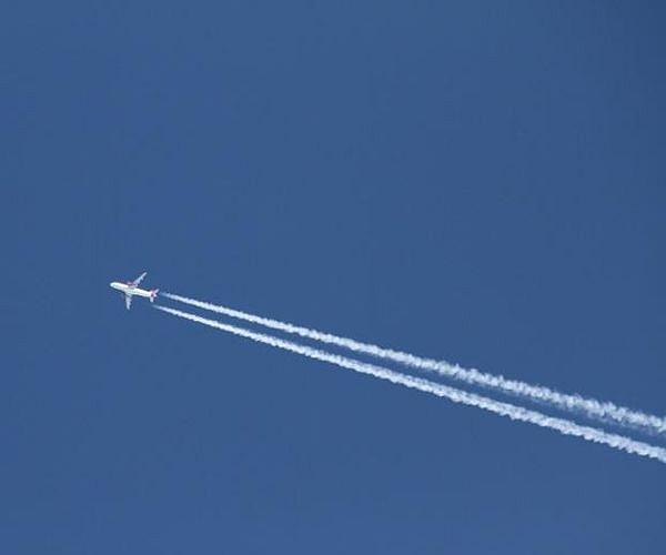 Nations to weigh aviation CO2 target at UN meet