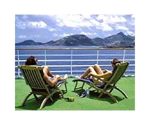 Cruise ship: 8-meter swells not exceptional, says expert