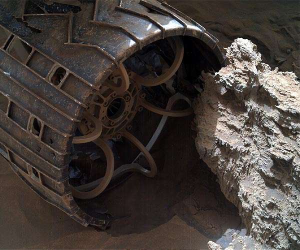 Curiosity goes oops Sols 3451-3452
