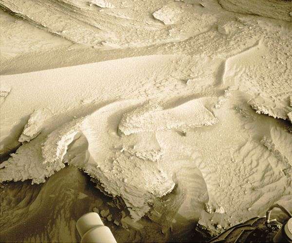 Sols 3812-3813: Tiny Sticks Poking Out at Us