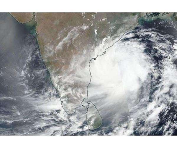 Deadly cyclone batters eastern India, 1.5 million seek shelter
