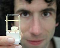 New material puts a twist in light