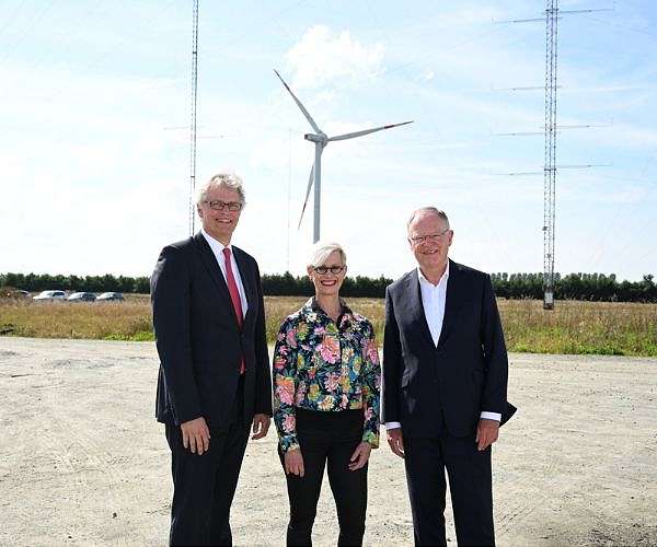 DLR opens wind energy research farm in Krummendeich