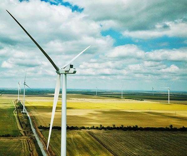 NREL advanced manufacturing research moves wind turbine blades toward recyclability