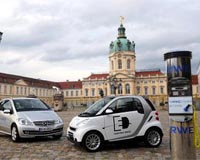France's Renault, EDF plug into electric car market