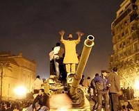 US unlocks aid as Kerry presses Egypt on democracy