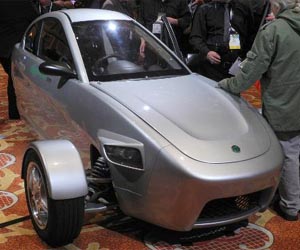 Three-wheel $6,800 car gears for 2015 US launch