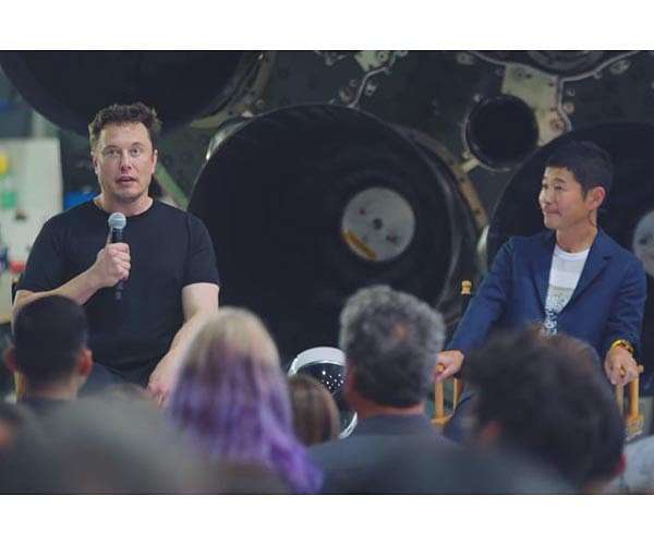 Musk, Maezawa say moon mission is on track for 2023