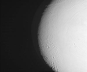 Cassini Heading To Titan After Tagging Enceladus
