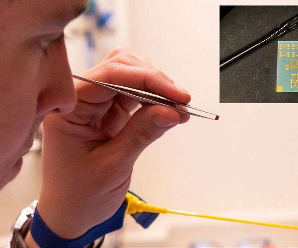 Seed sized signal amplifier designed for future space missions