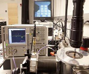 Reluctant electrons enable 'extraordinarily strong' negative refraction