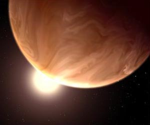 NASA's Hubble Sees Cloudy Super-Worlds With Chance for More Clouds