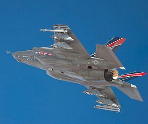 Canada reconsidering F-35 fighter purchase: reports