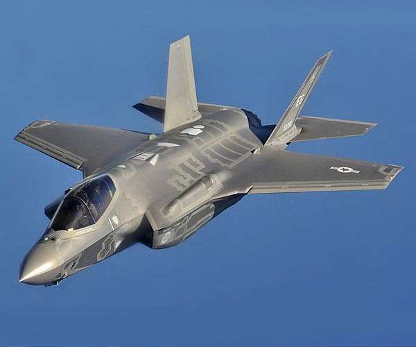 F-35 crash caused by technical glitch, distracted pilot