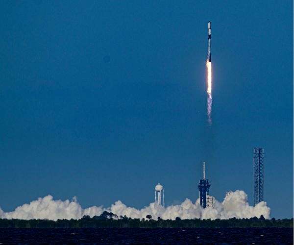 SpaceX launches another 23 satellites into low-Earth orbit
