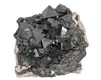 Mysterious 'four-dimensional' iron oxide explained