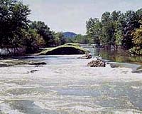 Frantic US fight against record floods
