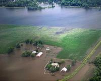 Floods claim 13 lives, force evacuation of US town