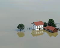 German insurers pay out record claims in 2013