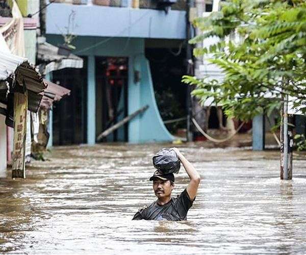 Floods cripple Indonesia's capital