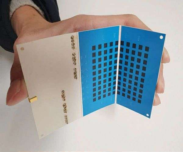 Foldable phased-array transmitters for small satellites
