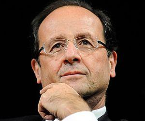 France bombs Islamist targets in Mali after Hollande visit