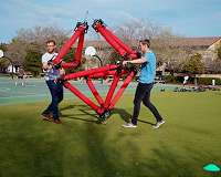 Stanford engineers create shape-changing, free-roaming soft robot