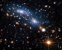 Faint glow within galaxy clusters illuminates dark matter