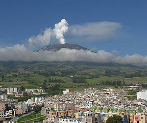 Colombia volcano placed on red alert