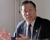 Chinese rights leader's family defects to US: activists