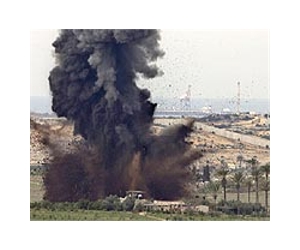 Two wounded in Israeli air strike on Gaza: medics