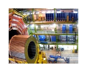 Atom smasher cranks up to record energy levels: CERN