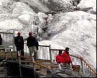 Global warming expert raises concerns for tourism industry
