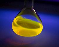 Glow-in-the-dark dye could fuel liquid-based batteries