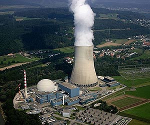 France urges world to turn to nuclear power