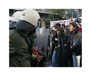 Greek anger over austerity not abating