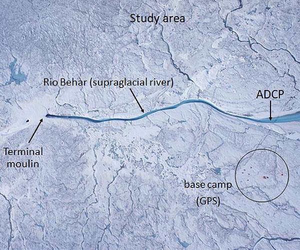 Greenland ice sheet surges in daily melt cycles