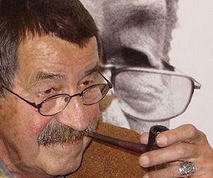 Gunter Grass accuses Israel of plotting to 'wipe out' Iran