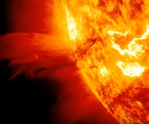Newly Detected Twisting Magnetic Waves Offer Clues to Corona Heating