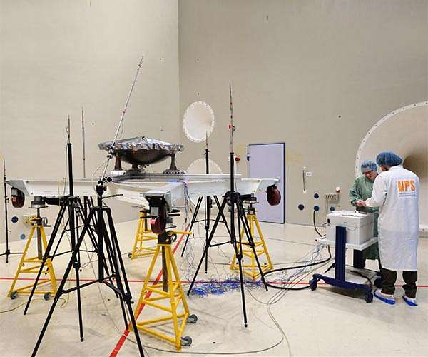 Sound test of Hera asteroid mission antenna