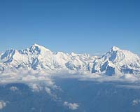 Mountains of rubbish threaten Himalayan resort