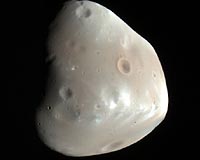 HiRISE Camera Captures Subtle Colors of Mars' Tiny Moon Deimos