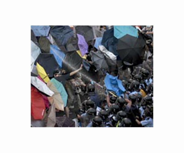 Hong Kong police swoop on postponed poll protests